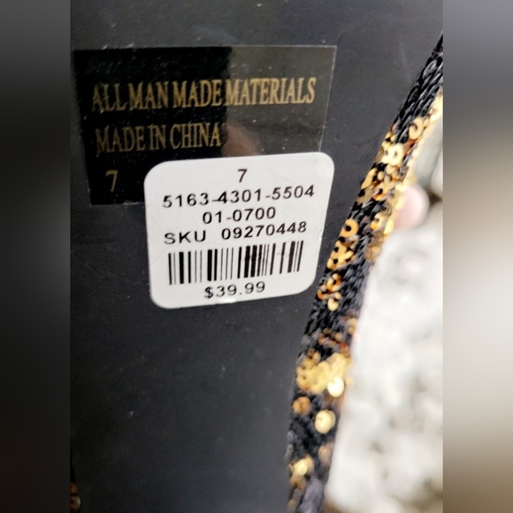 Shoes - Picture 4 of 6